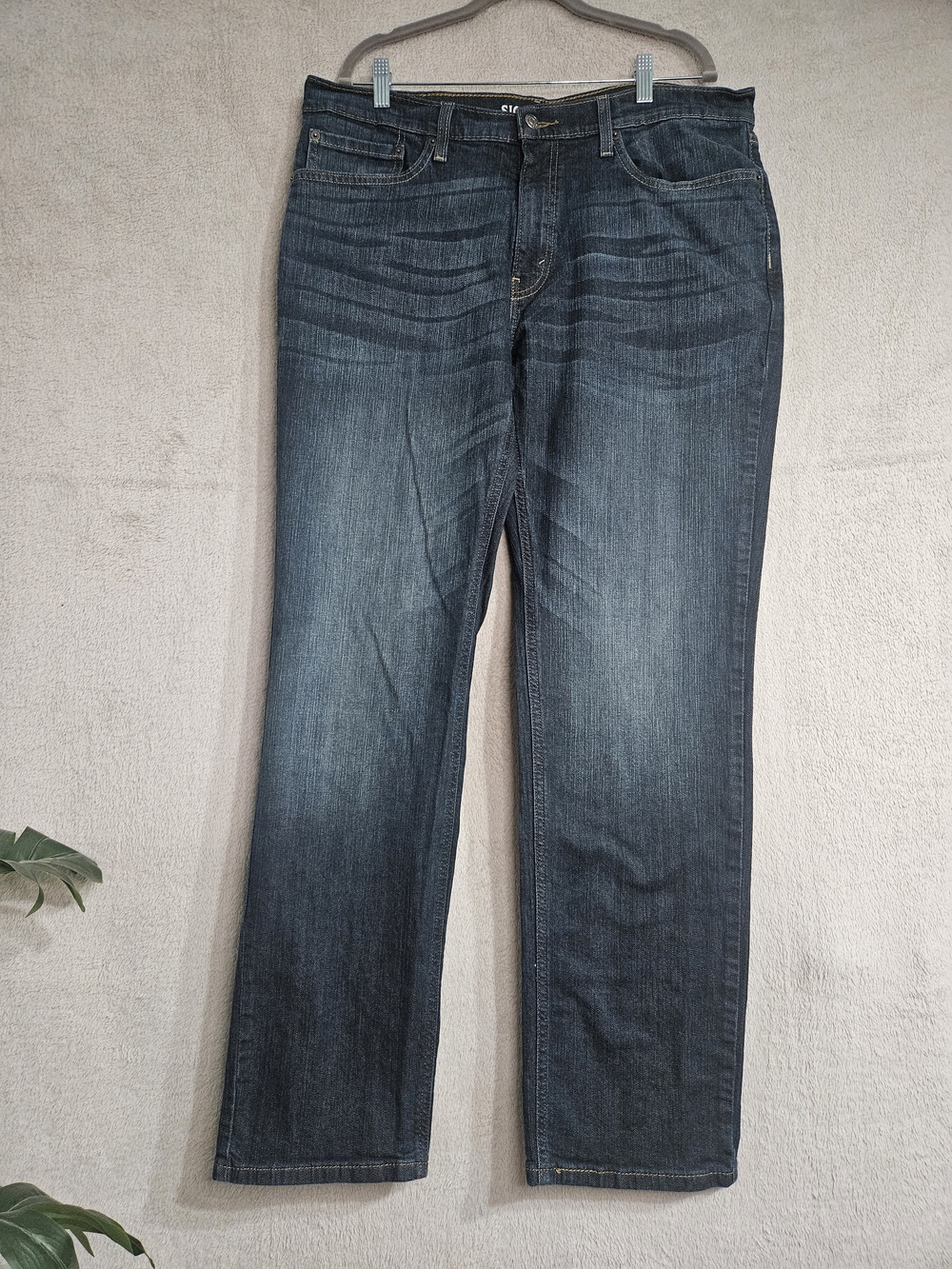 Signature by Levi Strauss Men’s Dark Blue Straight-Leg Jeans